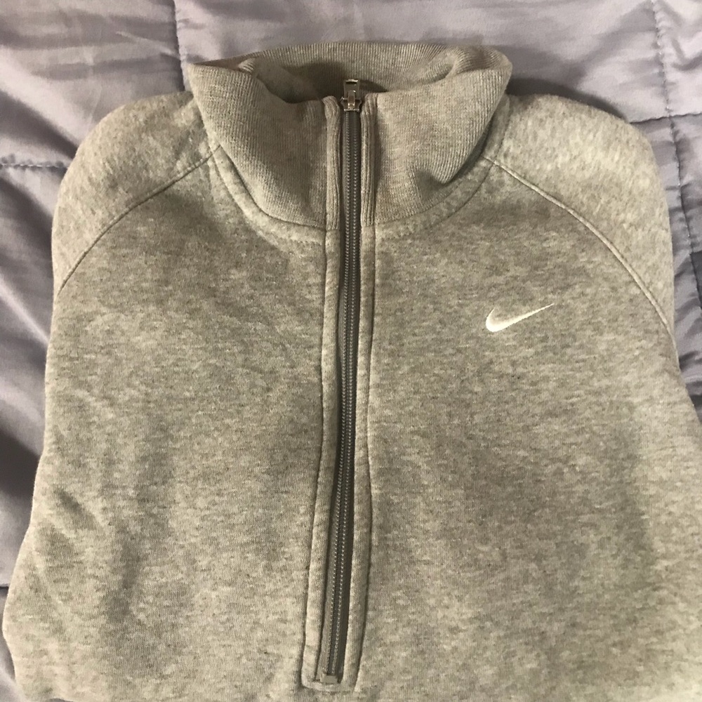 Nike sweatshirt size small